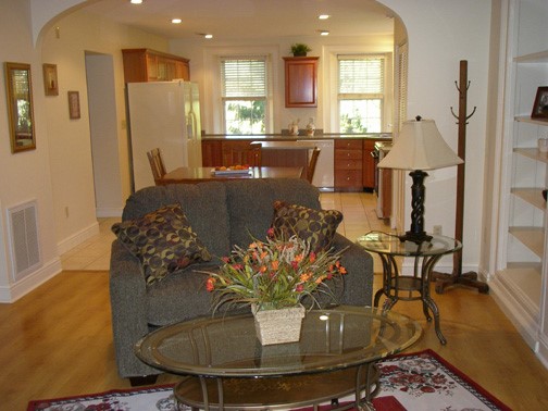 1319 Riverside Dr 400 — photo 5