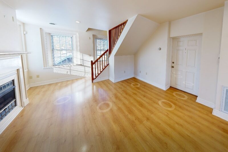 1319 Riverside Dr 400 — photo 8