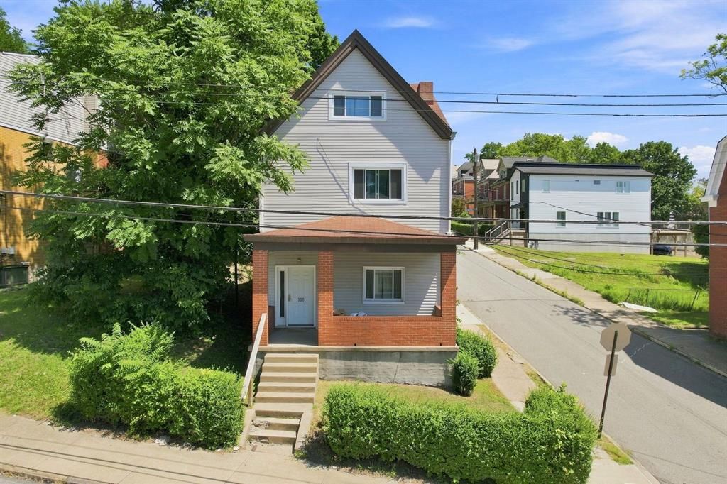 300 N Graham STREET — photo 1