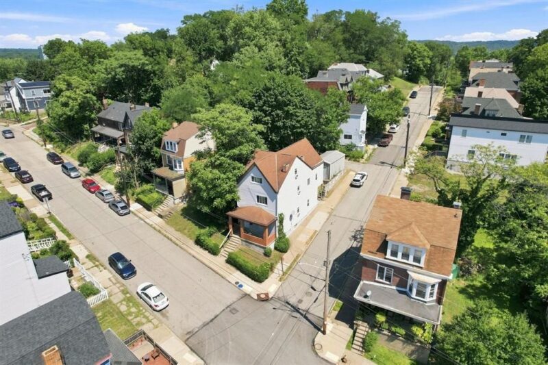 300 N Graham STREET — photo 3