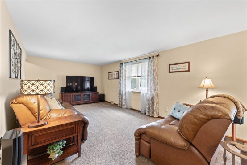 221 Northmont Dr — photo 6