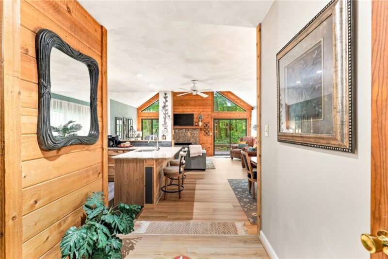1752 Greenfield Dr — photo 6