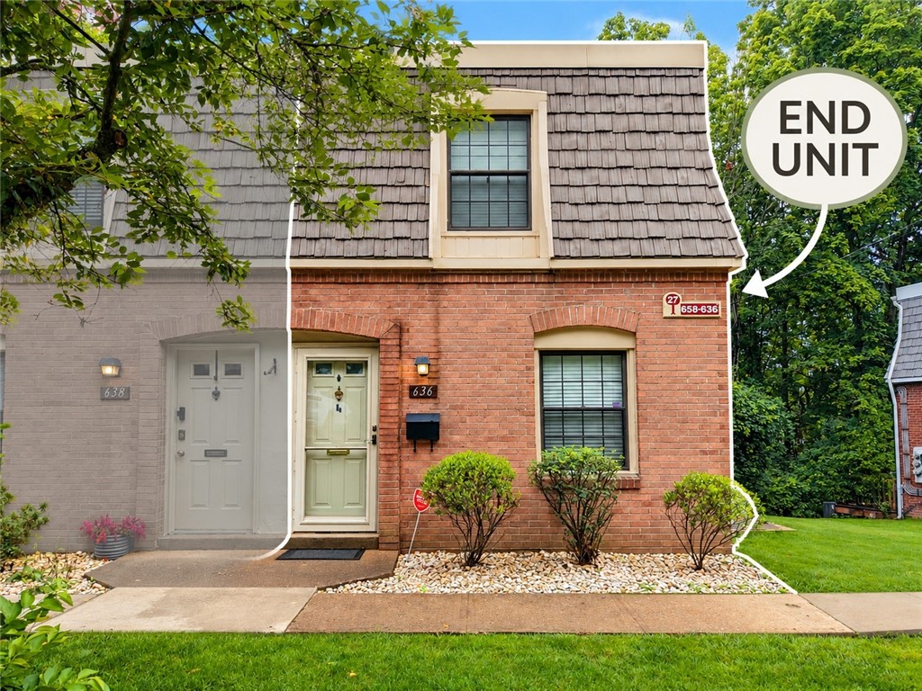 636 Carriage Cir — photo 1