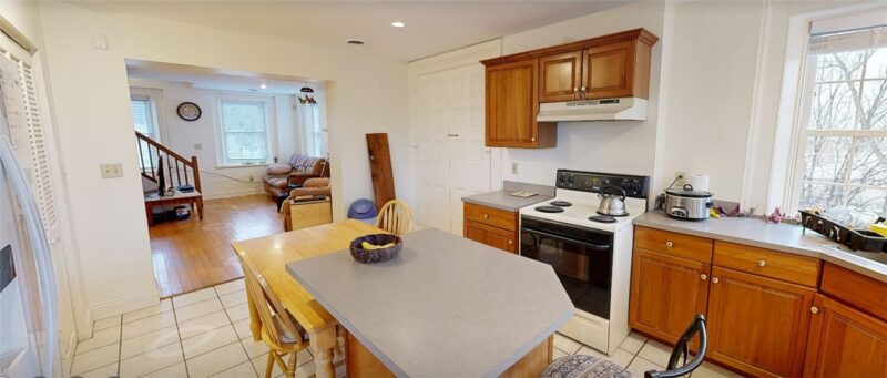 1319 Riverside Dr 300 — photo 8