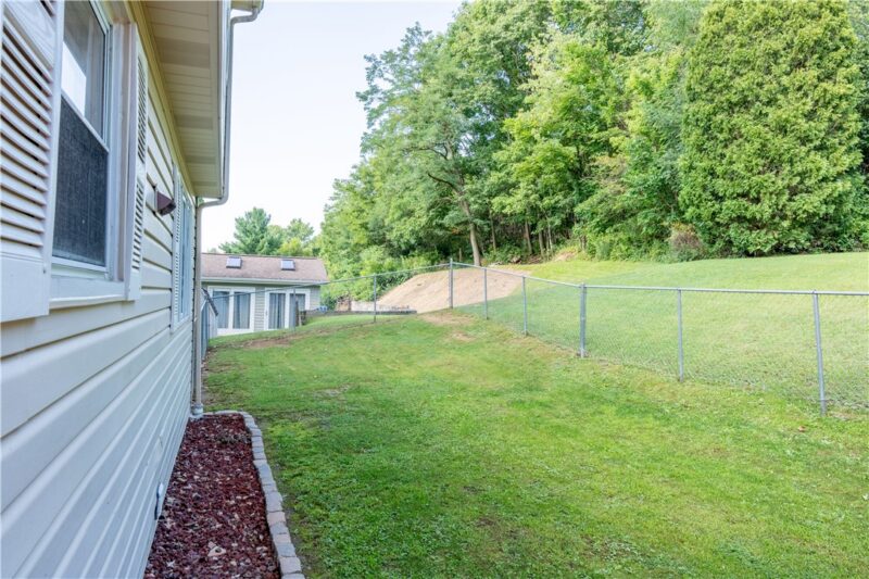 155 Thorndale Dr — photo 4