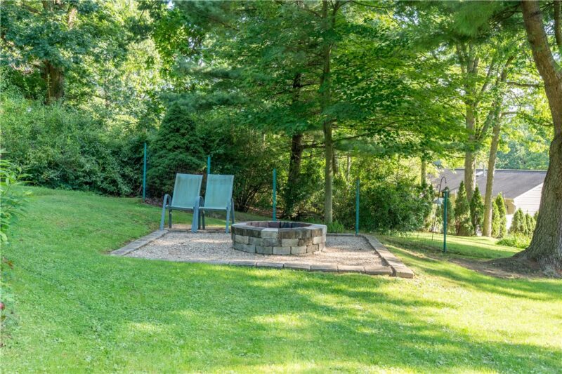 155 Thorndale Dr — photo 5