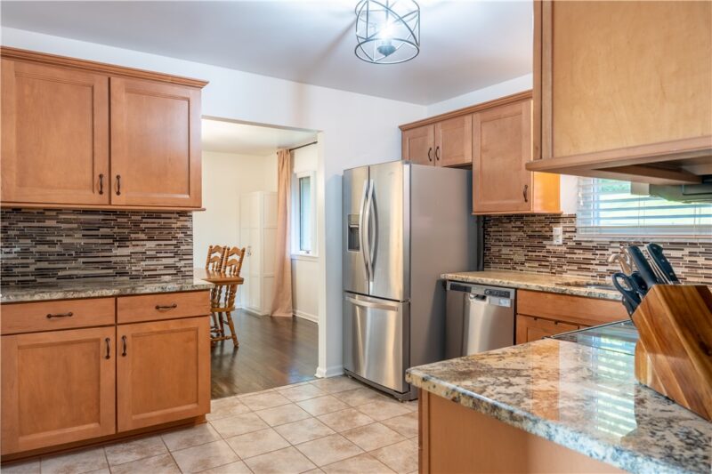 155 Thorndale Dr — photo 8