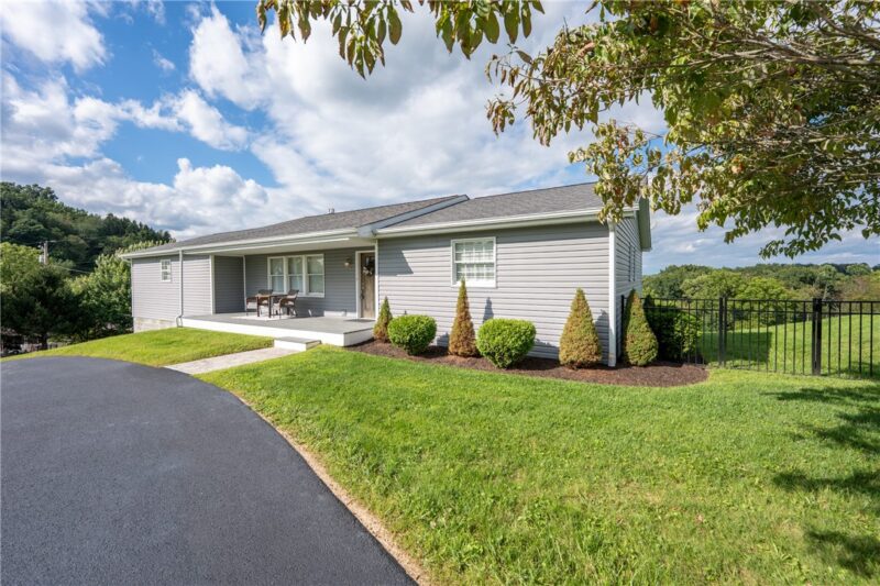 408 Mcklveen Rd — photo 2