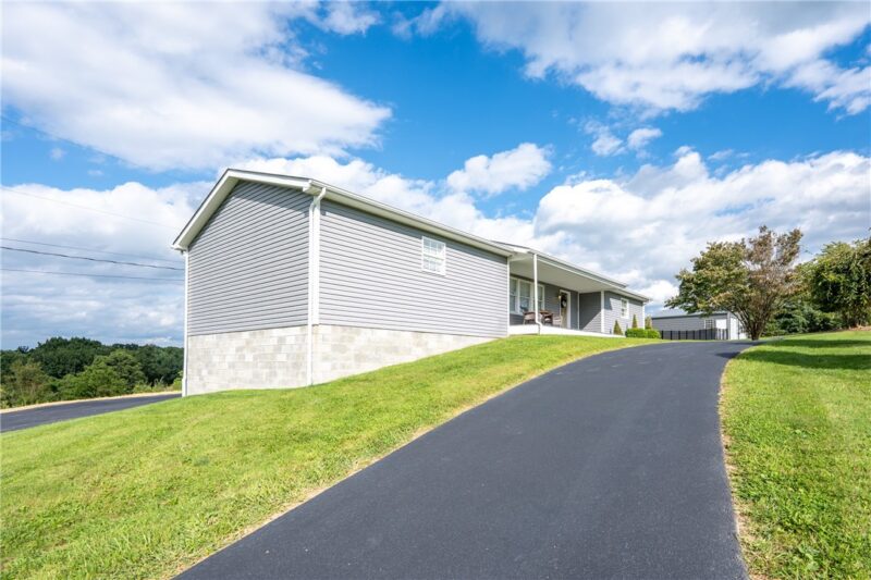 408 Mcklveen Rd — photo 3