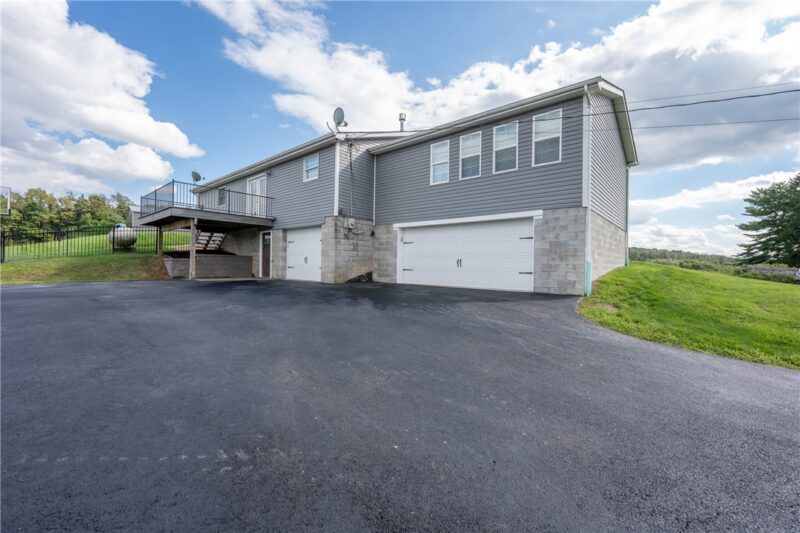 408 Mcklveen Rd — photo 4