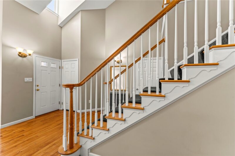 941 Royal Crt — photo 4