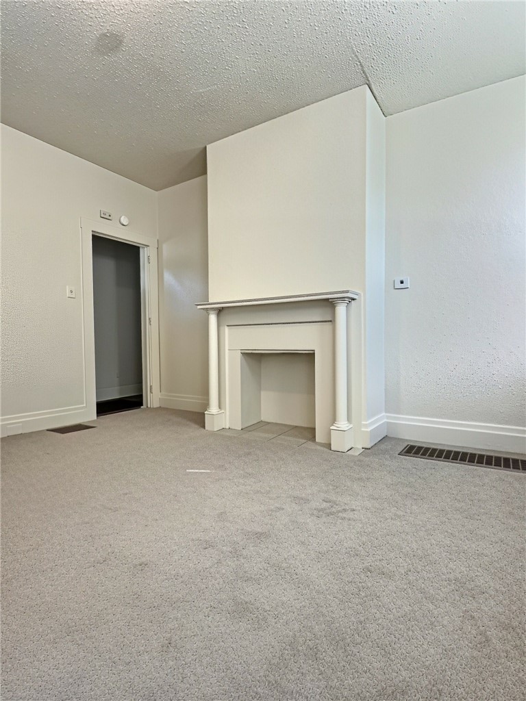 382 Houston St — photo 8