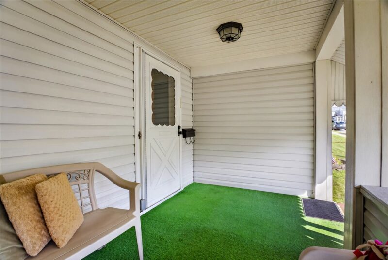 705 Summit St — photo 6