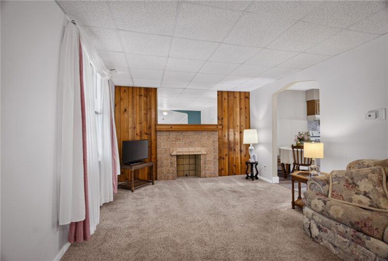 705 Summit St — photo 8