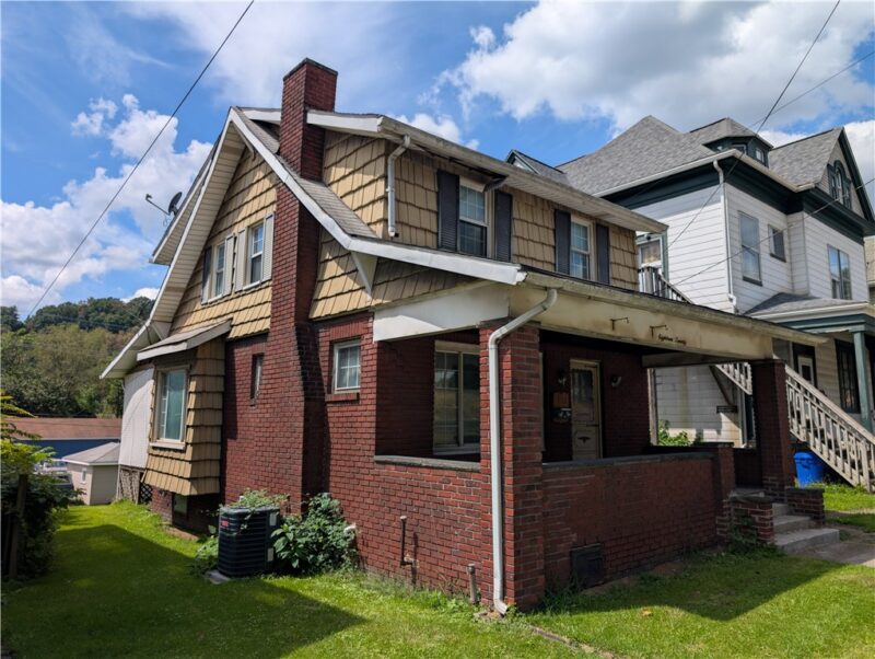 1820 3rd Ave — photo 3