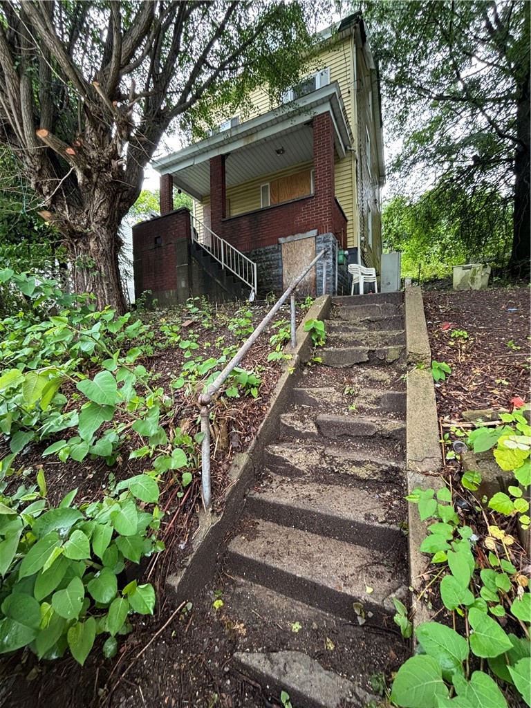 1108 Fabyan St — photo 1