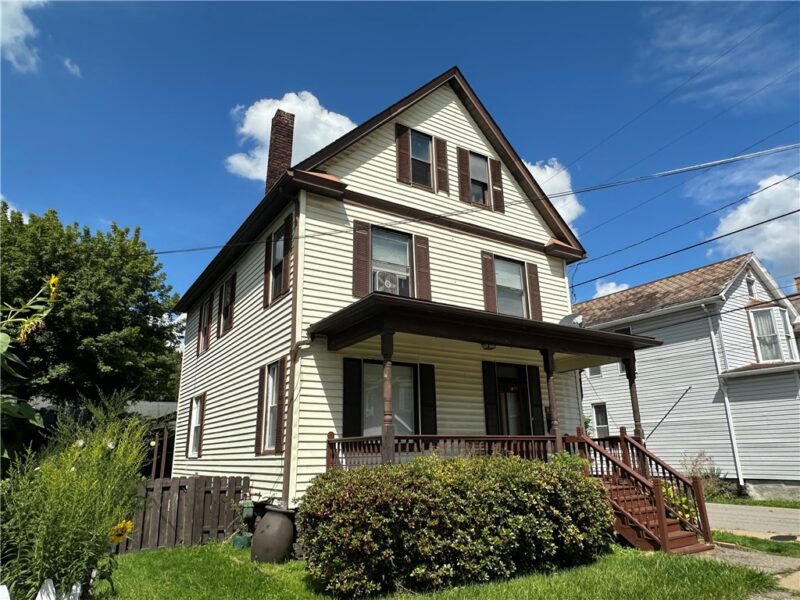 418 W Brady St — photo 2