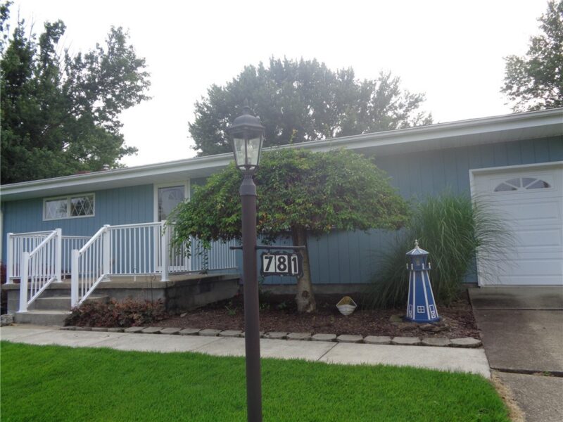 781 Homestead Ave — photo 3