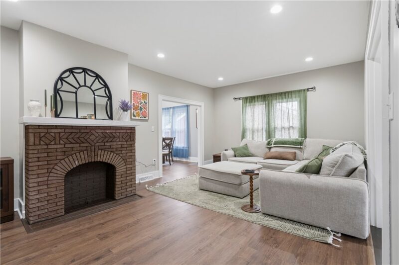 240 Tyler Ave — photo 4