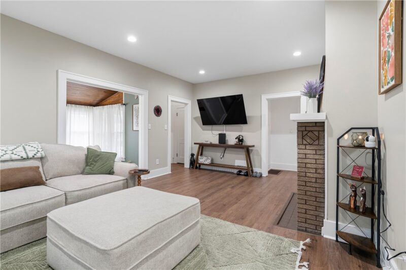 240 Tyler Ave — photo 5