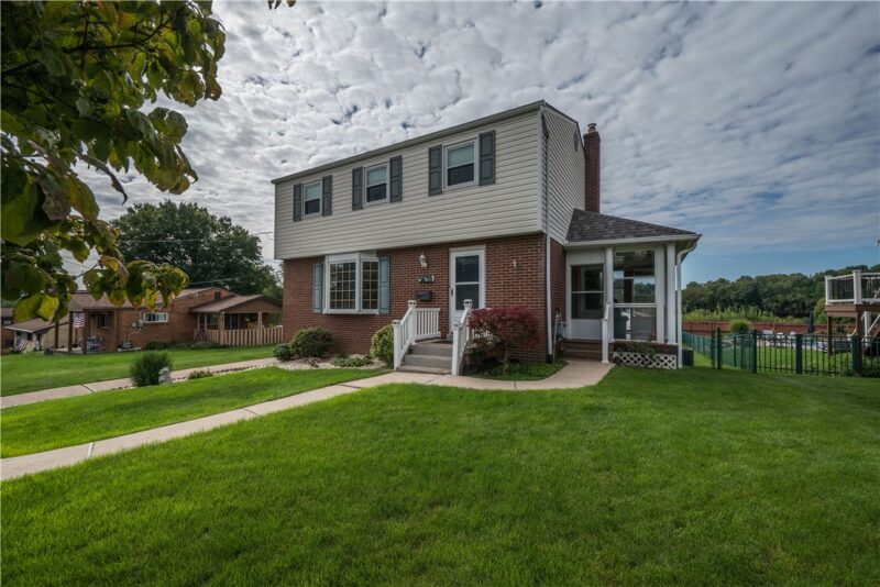 5639 Tracy Dr — photo 2