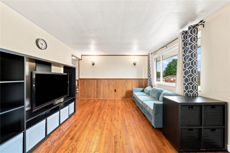 459 Lois Drive — photo 4