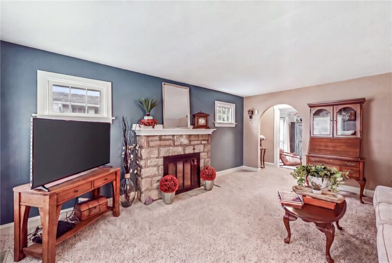 387 Spencer Ave — photo 4