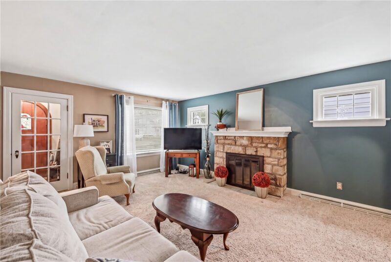 387 Spencer Ave — photo 5