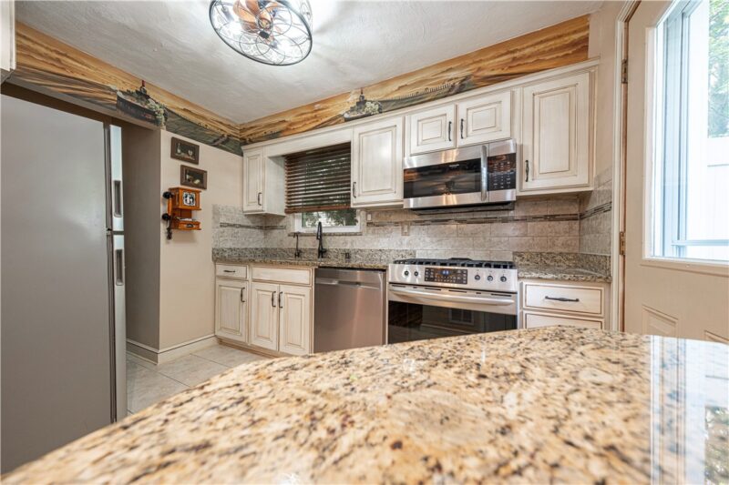 34 Hempstead Ave — photo 7