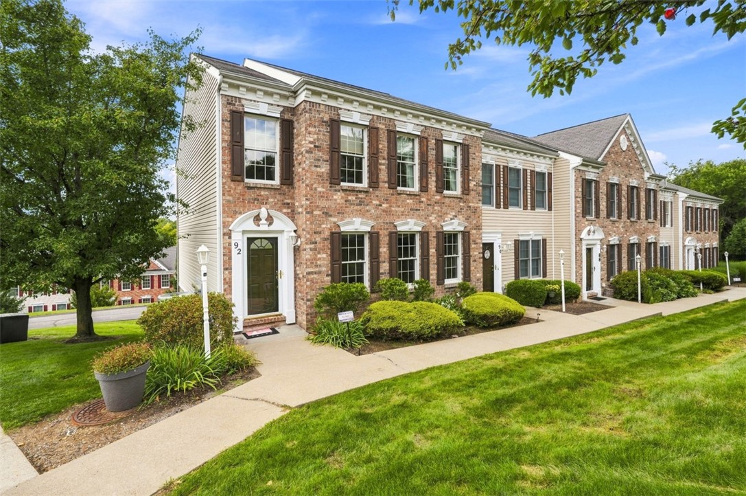 92 Castle View Dr — photo 1