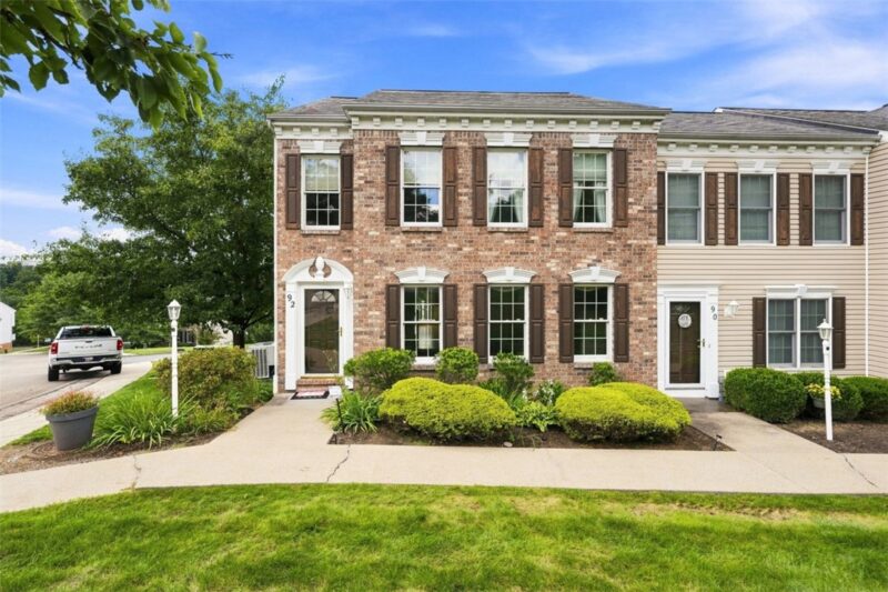 92 Castle View Dr — photo 2