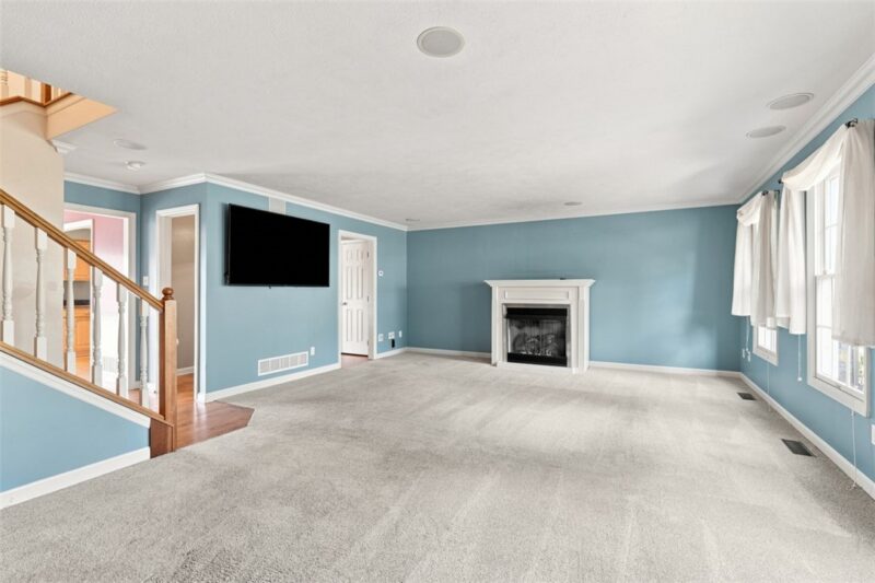 92 Castle View Dr — photo 4