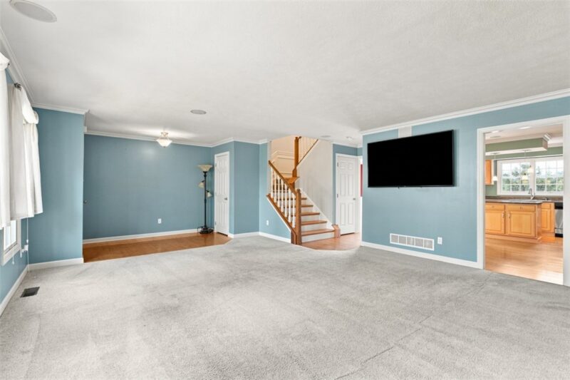 92 Castle View Dr — photo 6