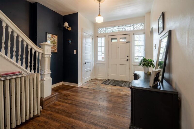 119 Linden Ave — photo 2