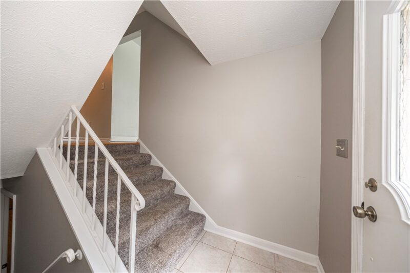 141 Glenwood Dr — photo 3