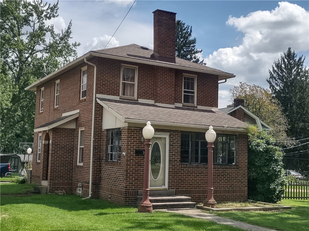 9 Grandview Ave — photo 1