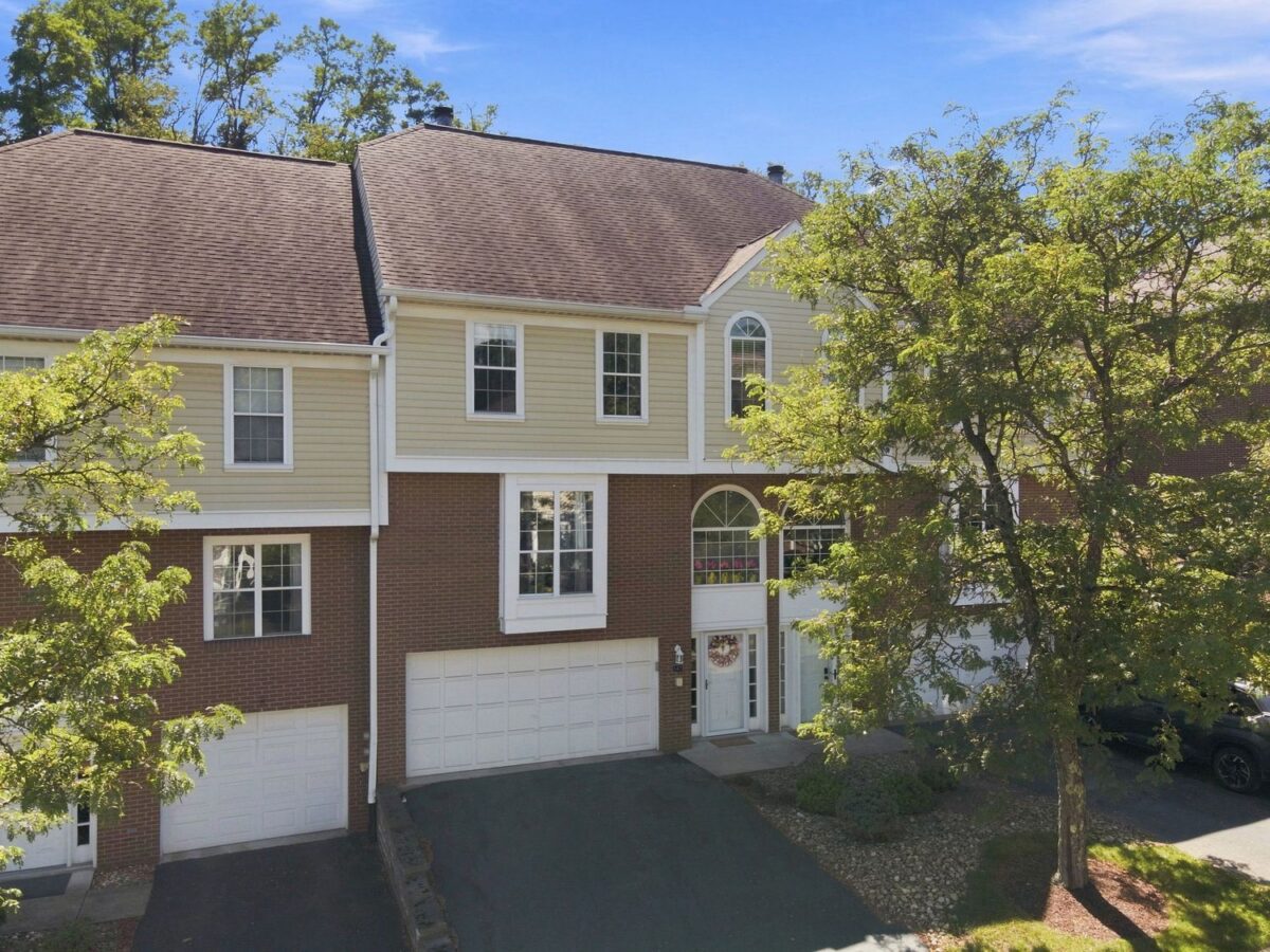 547 Lakewood Drive — photo 1