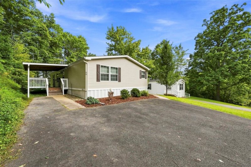 34 Yew Ct — photo 2