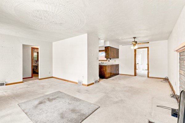521 S Columbia Ave — photo 8