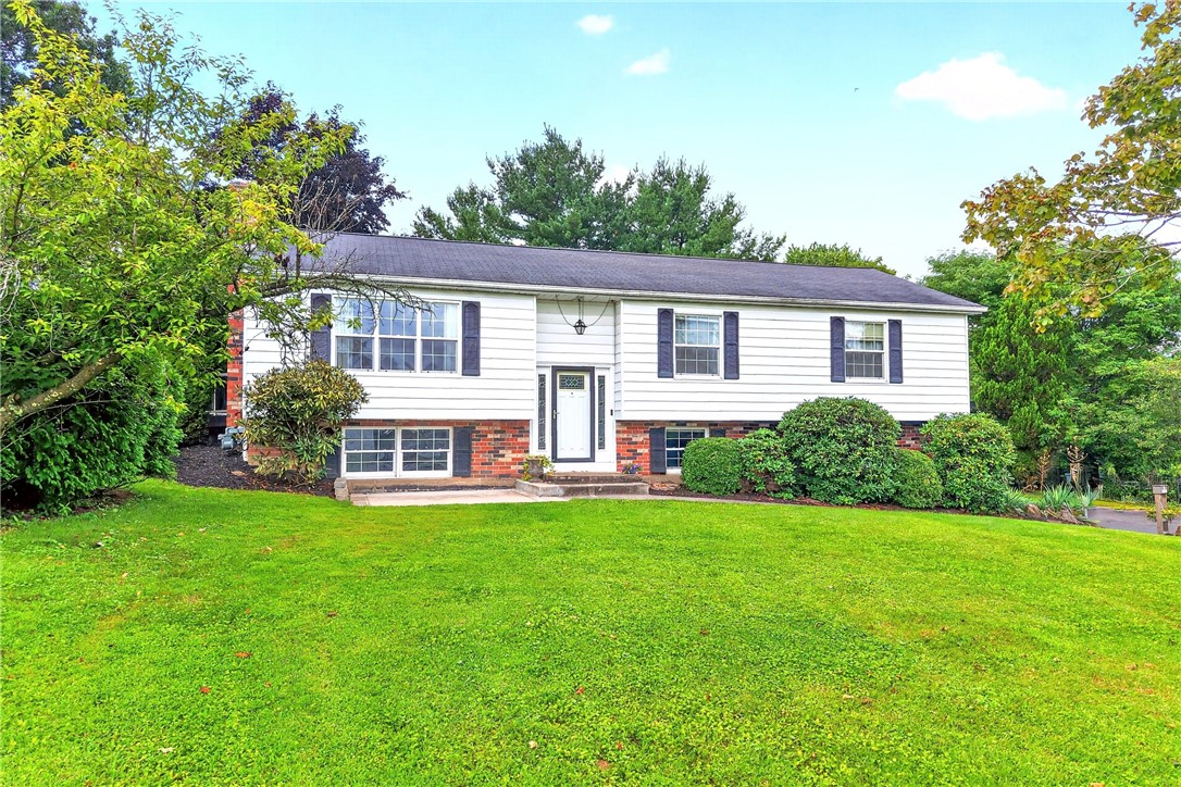 112 McDonald Dr — photo 1