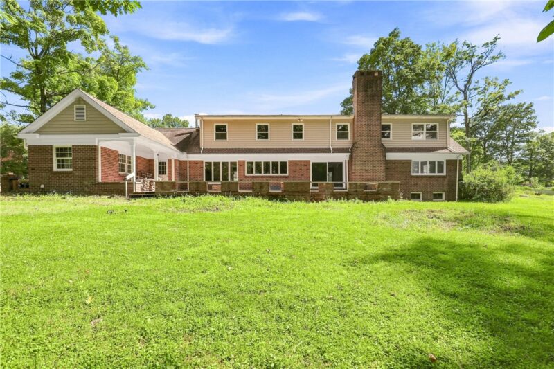 124 Hermitage Cir — photo 4