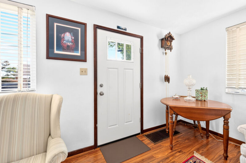 639 OVERHILL DR. — photo 3