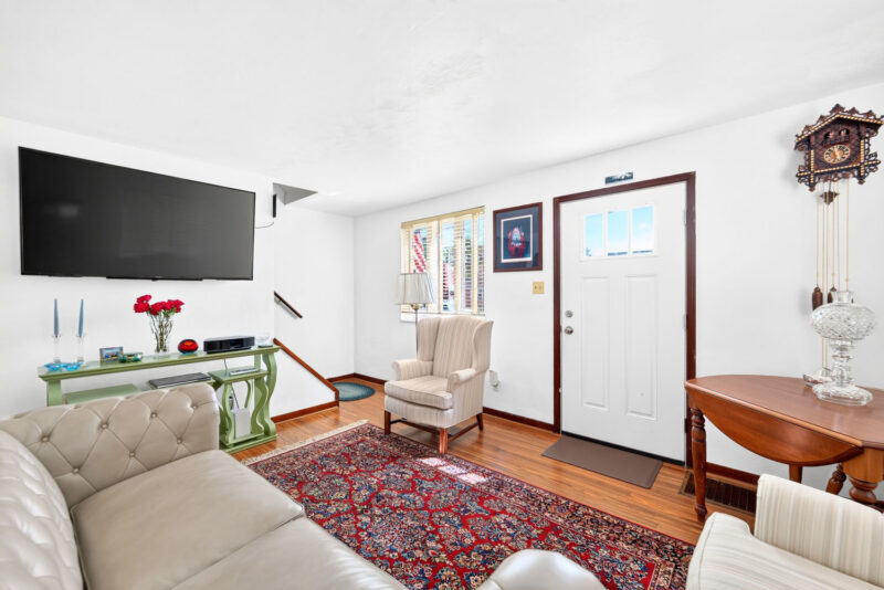639 OVERHILL DR. — photo 5