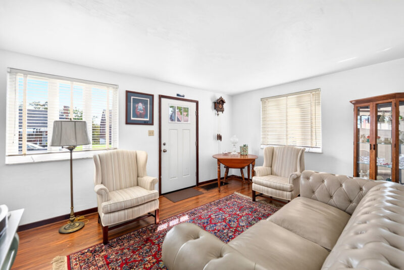 639 OVERHILL DR. — photo 6
