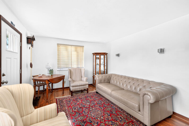 639 OVERHILL DR. — photo 7