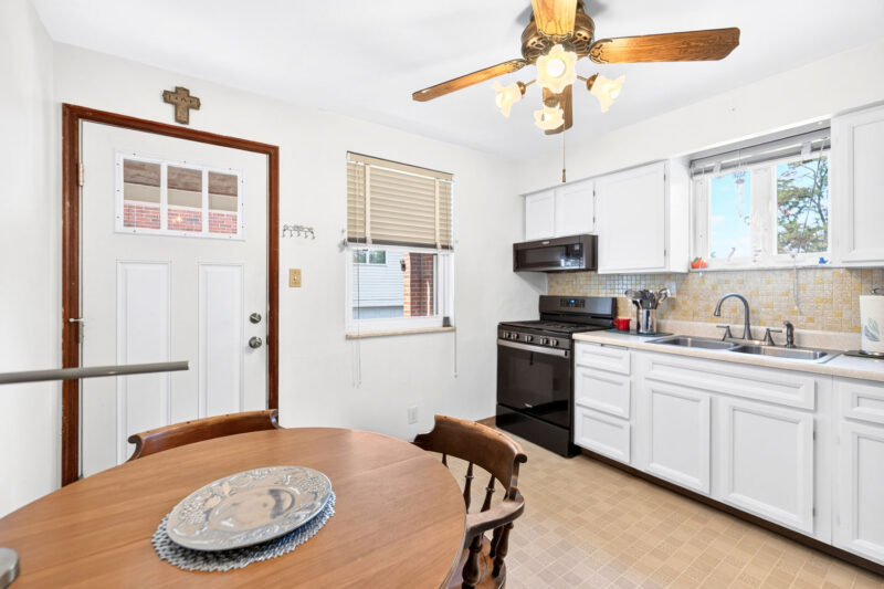 639 OVERHILL DR. — photo 8