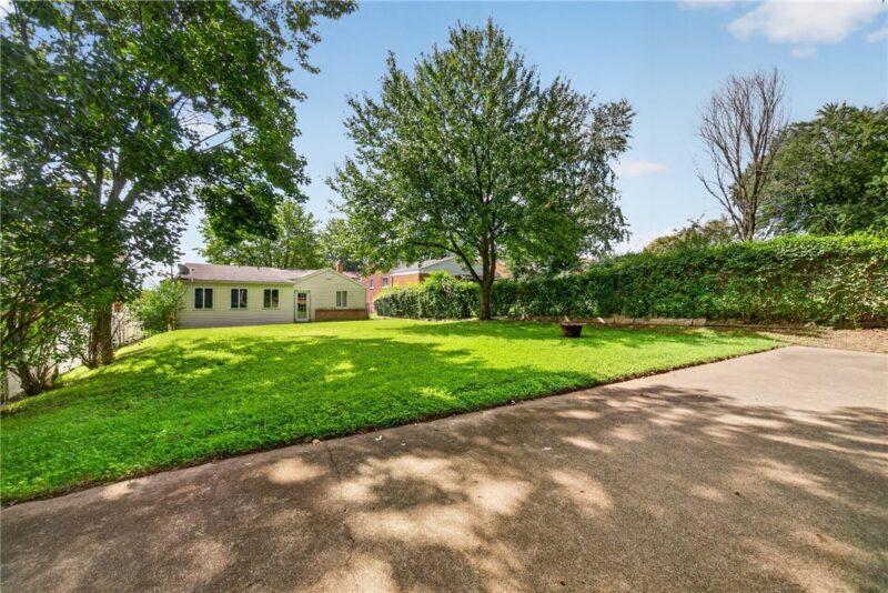 612 Charlotte Dr — photo 4