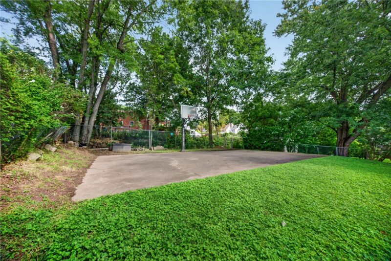 612 Charlotte Dr — photo 5