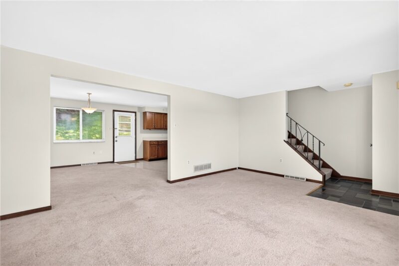 224-226 Burkhart Ave — photo 4
