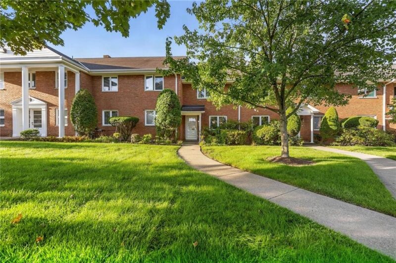 831 Alden Dr — photo 2